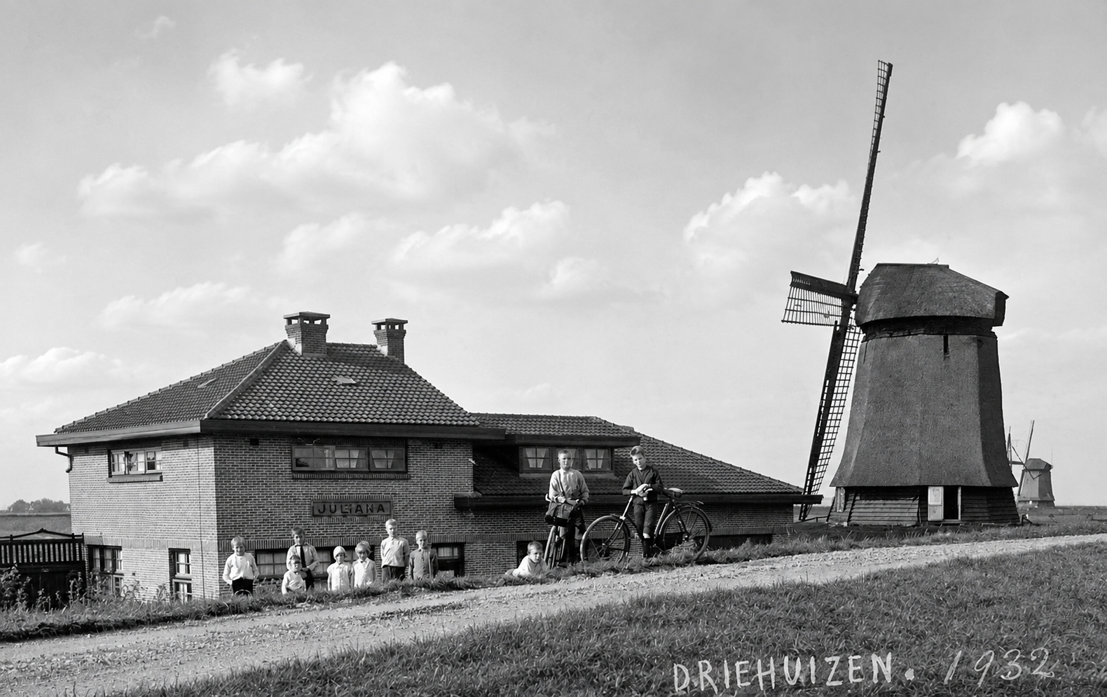 Coen Ouweltjes voor gemaal - detail